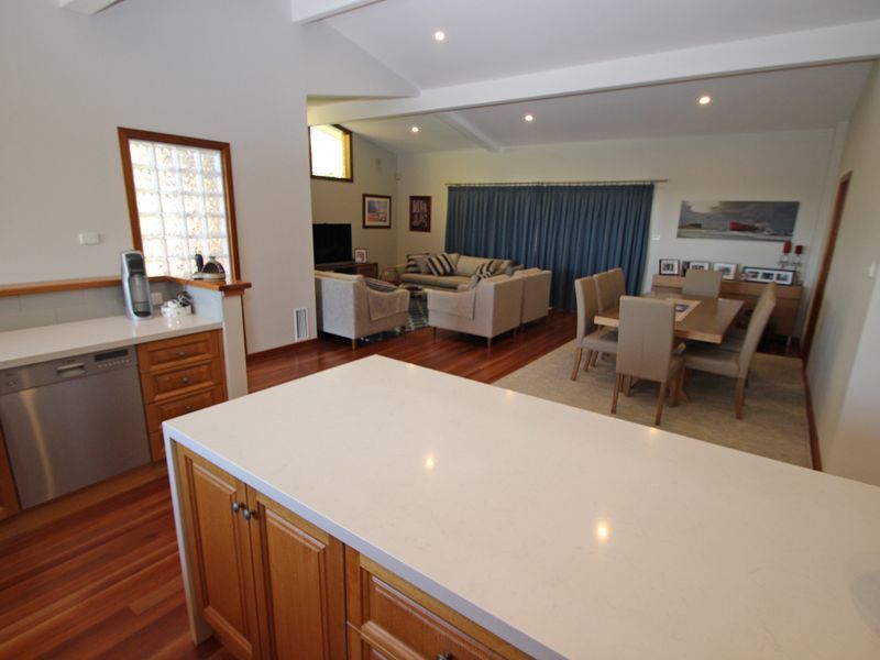 1 Roentgen Close, Merewether Heights - Thumbnail 8