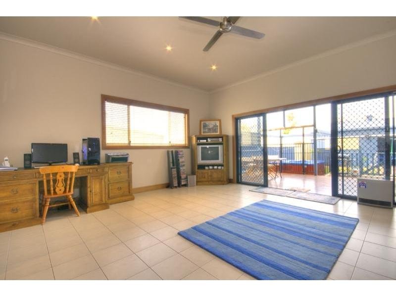 10 Douglas Street, Stockton NSW 2295, Stockton - Thumbnail 3