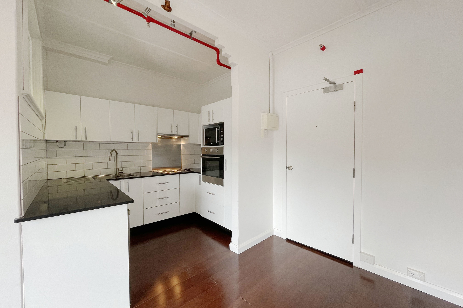 Listing Image 5