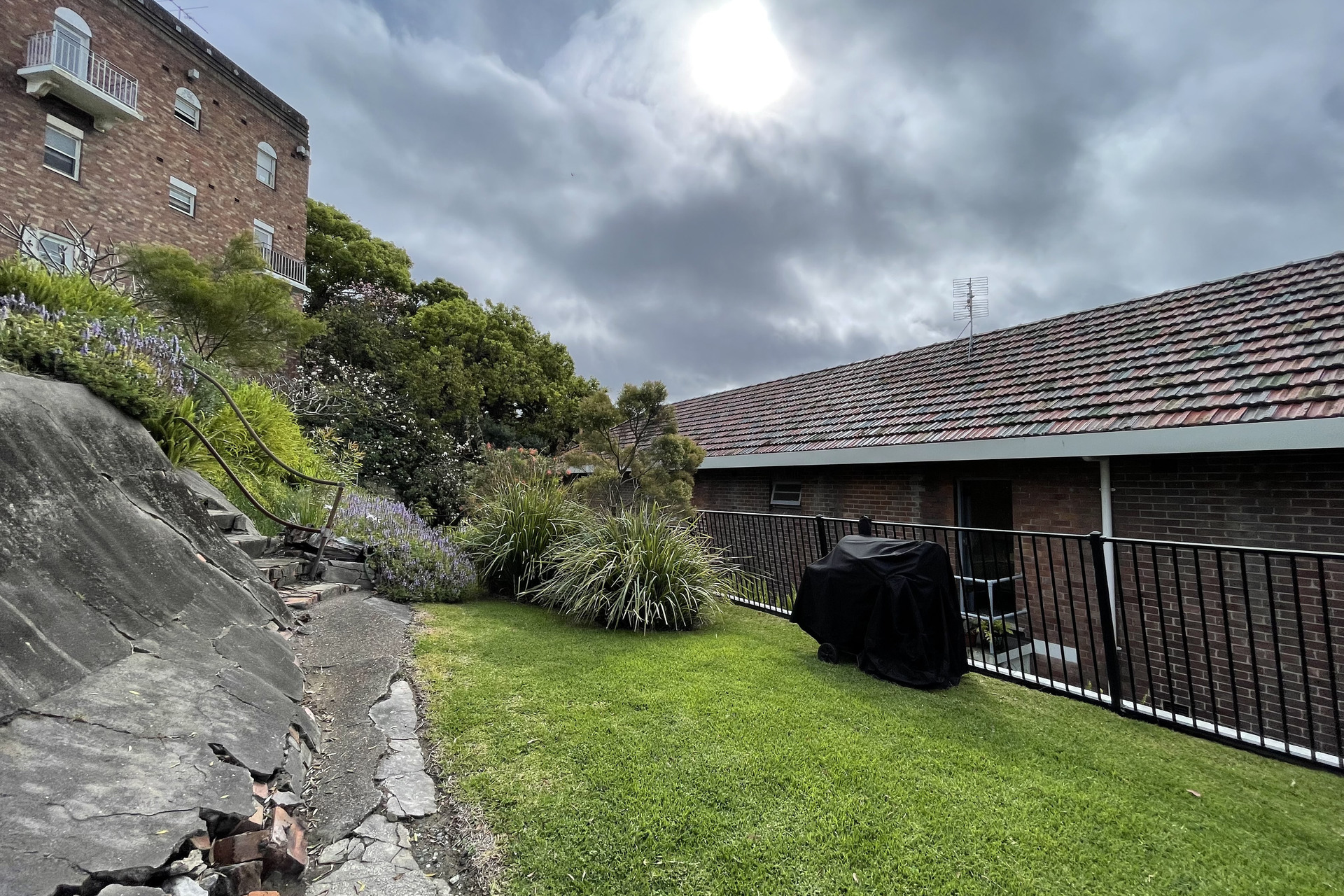Listing Image 10