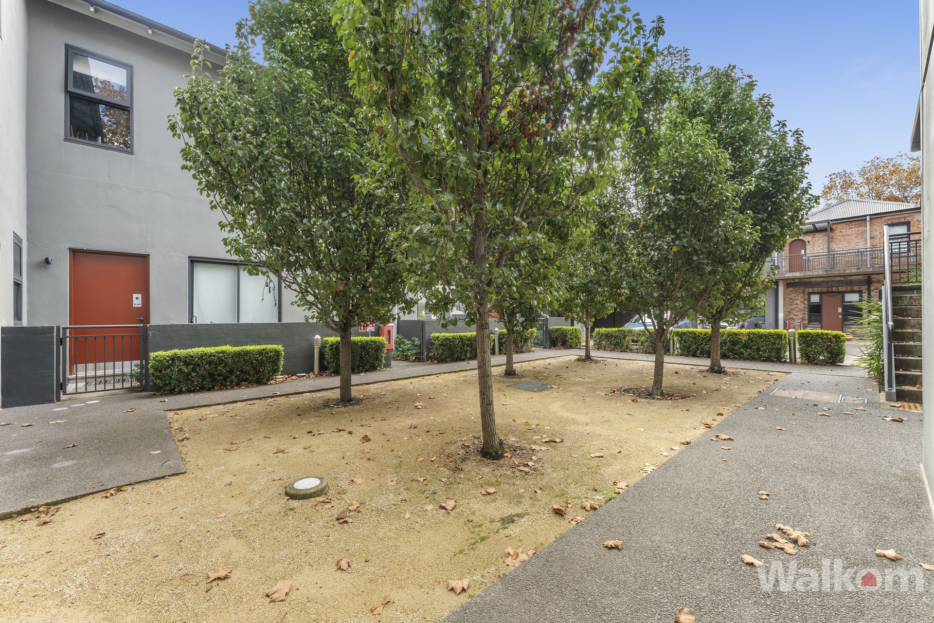 Listing Image 8