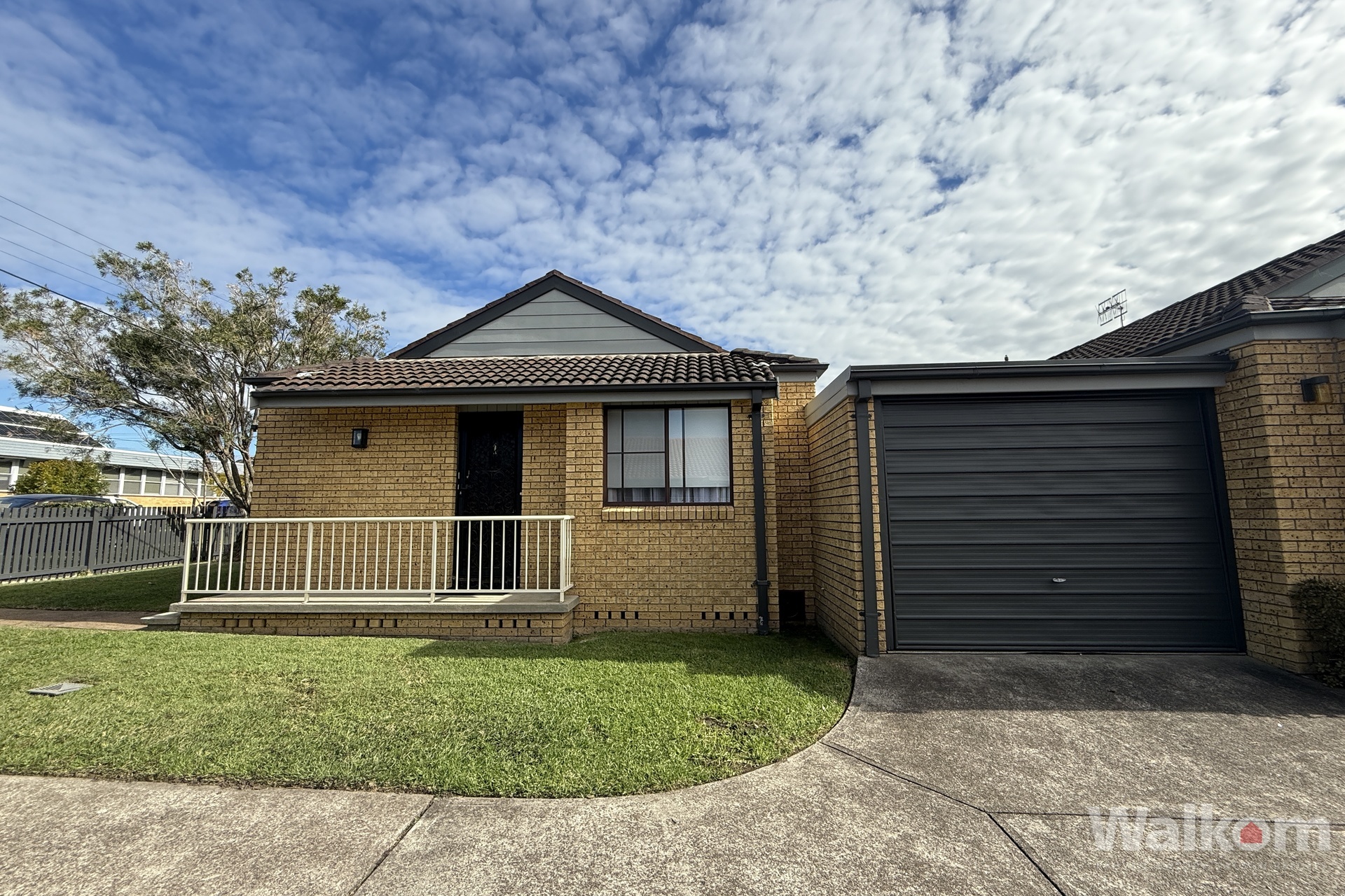 Listing Image 1