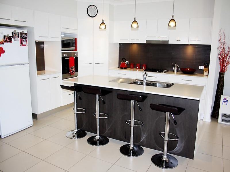 17 Tuckeroo Close, Adamstown - Thumbnail 2