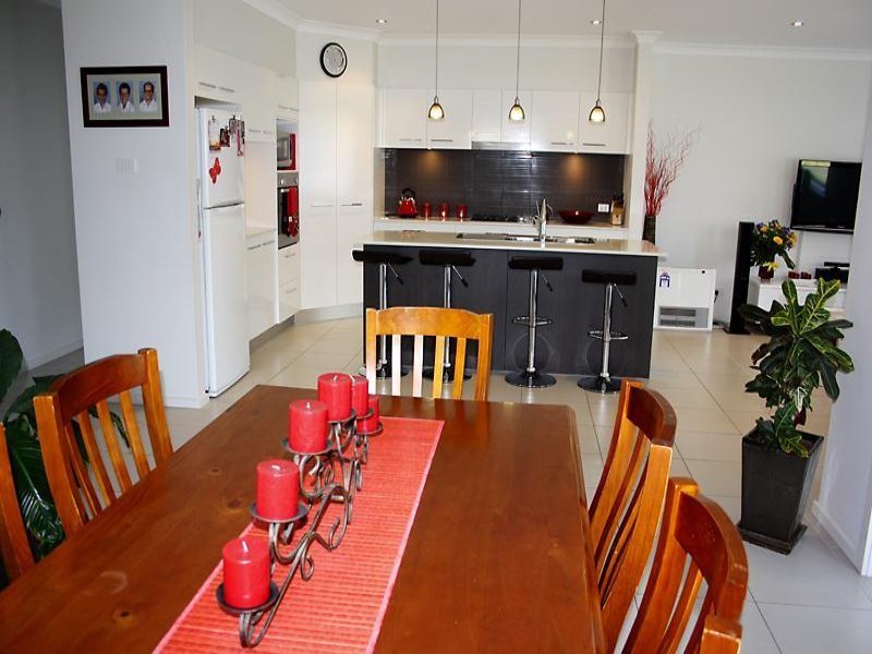 17 Tuckeroo Close, Adamstown - Thumbnail 7