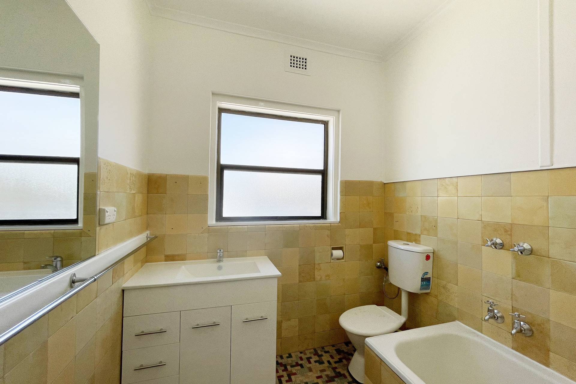Listing Image 9