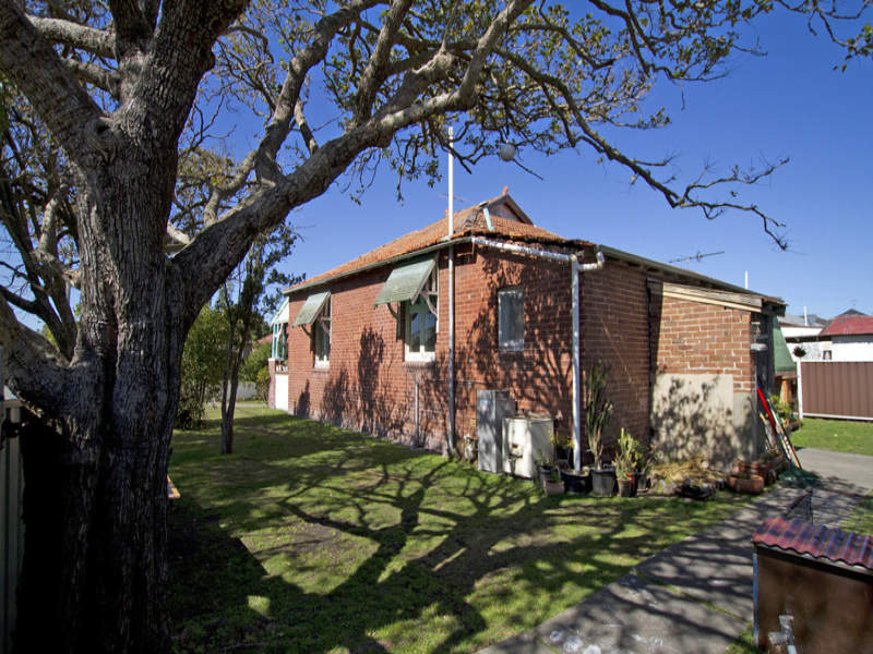 252 Lawson Street, Hamilton South - Thumbnail 3