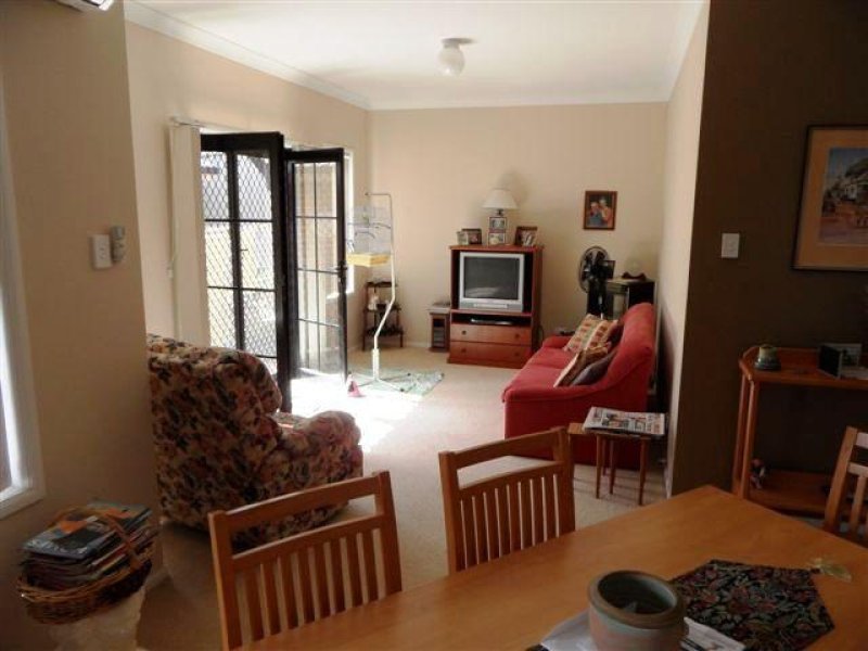 2/8 Moira Street, Adamstown - Thumbnail 4