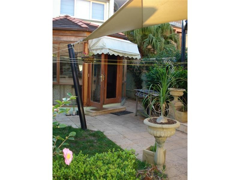 Listing Image 9
