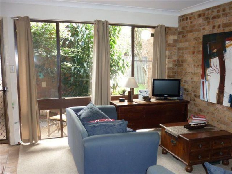 35 Merewether Street, Merewether NSW 2291, Merewether - Thumbnail 2