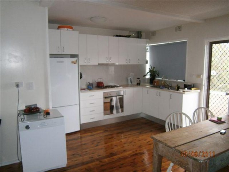 3/6 Hillview Crescent, The Hill - Thumbnail 2