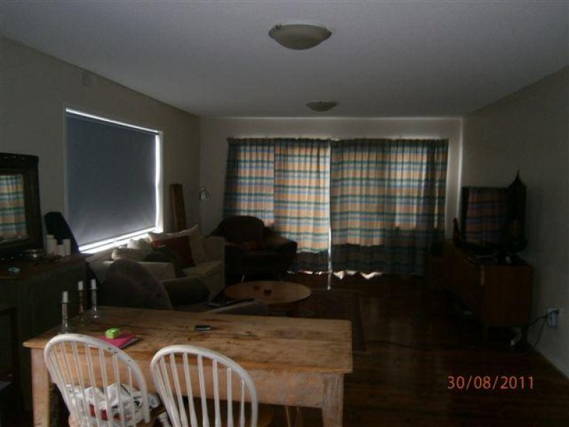 3/6 Hillview Crescent, The Hill - Thumbnail 3