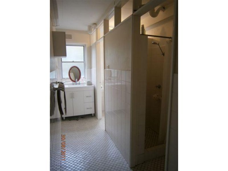 3/6 Hillview Crescent, The Hill - Thumbnail 4