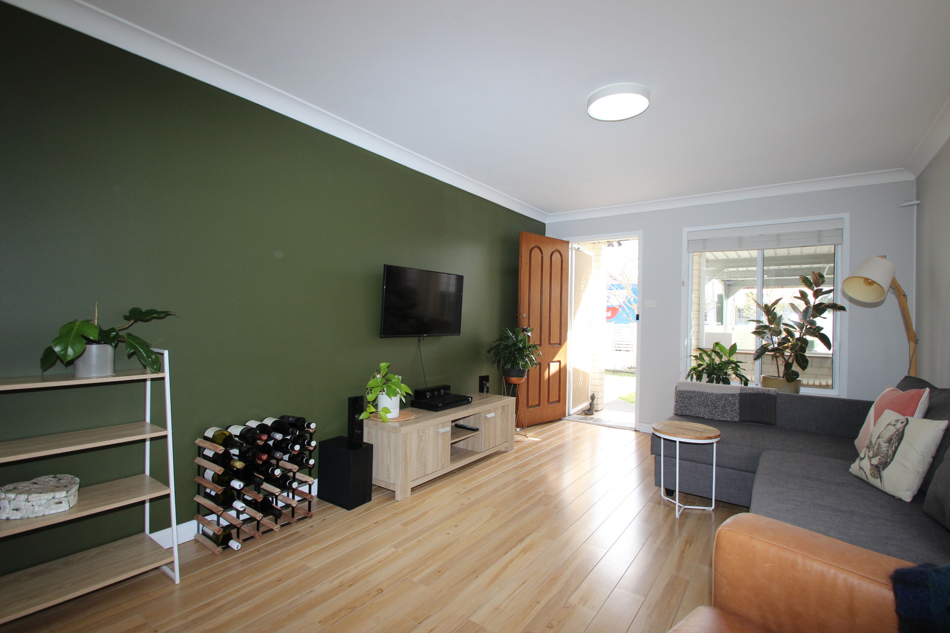 Listing Image 5