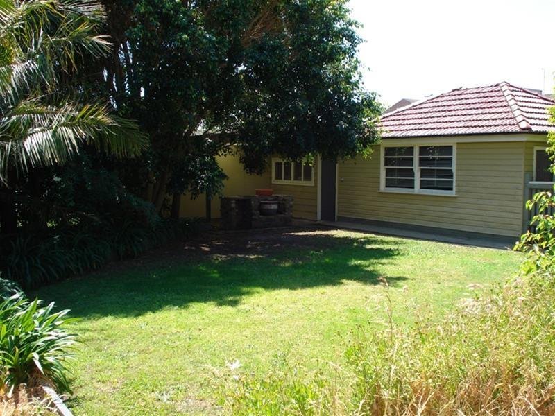 Listing Image 12