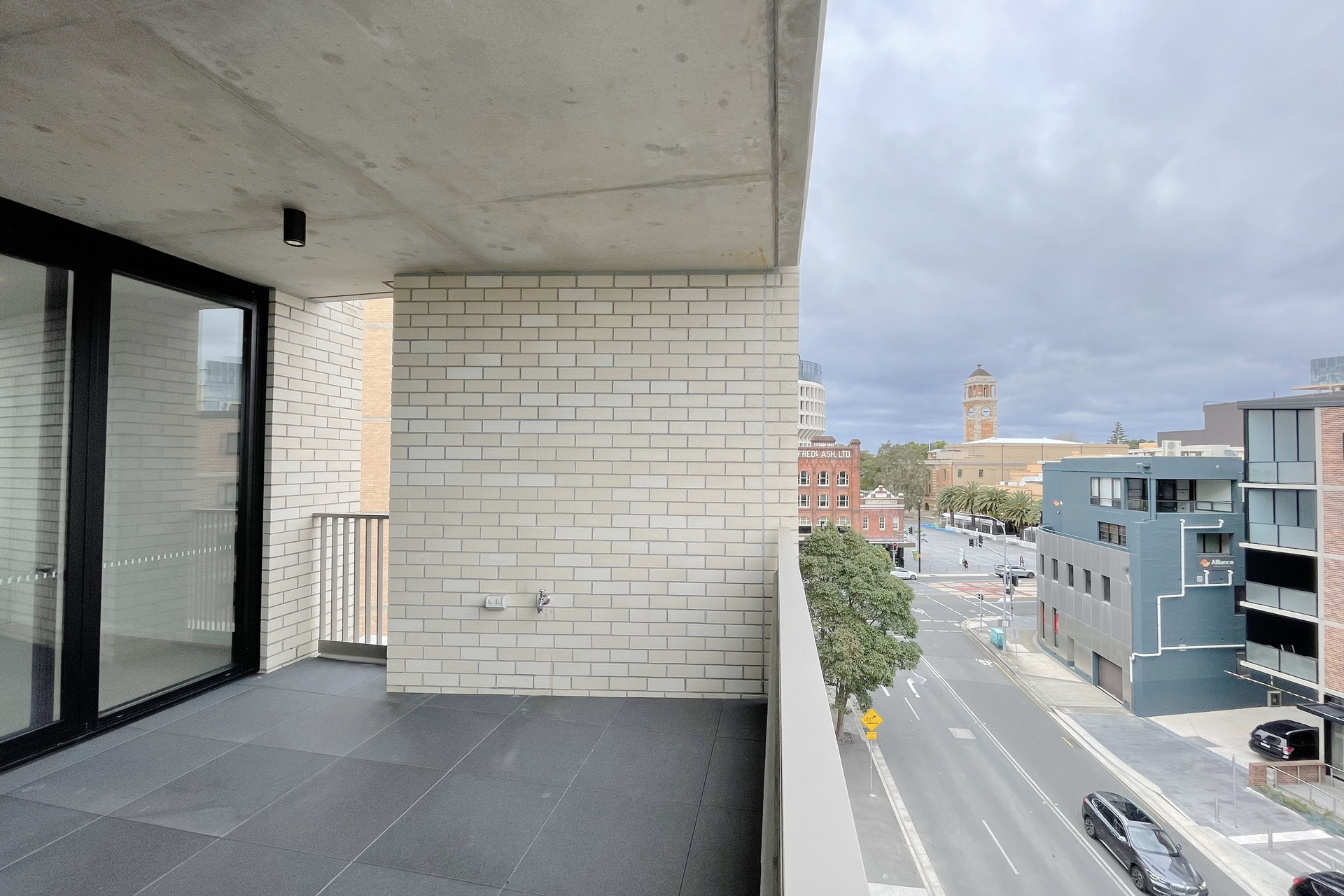 Listing Image 9