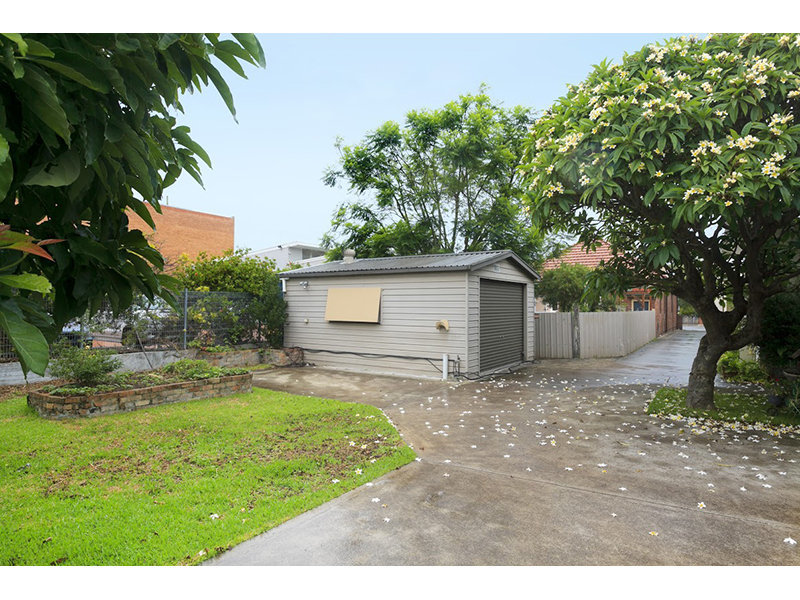 Listing Image 12
